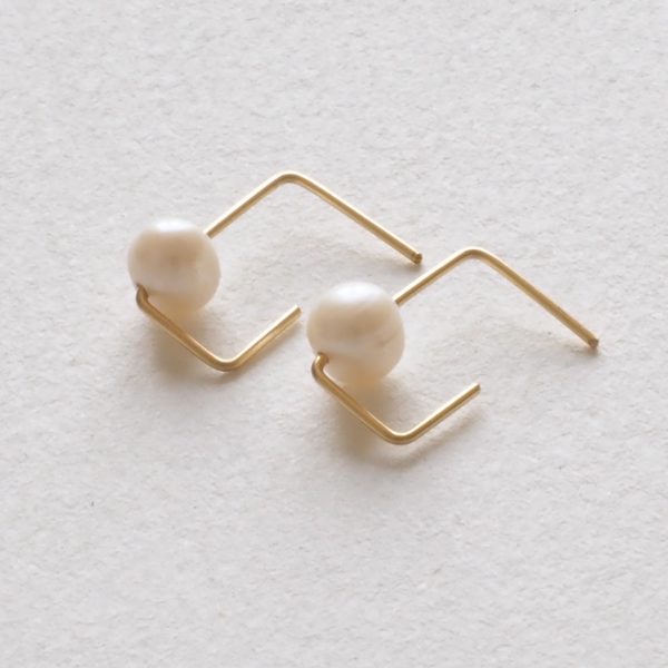 WHITE FINCHES pearl jewellery